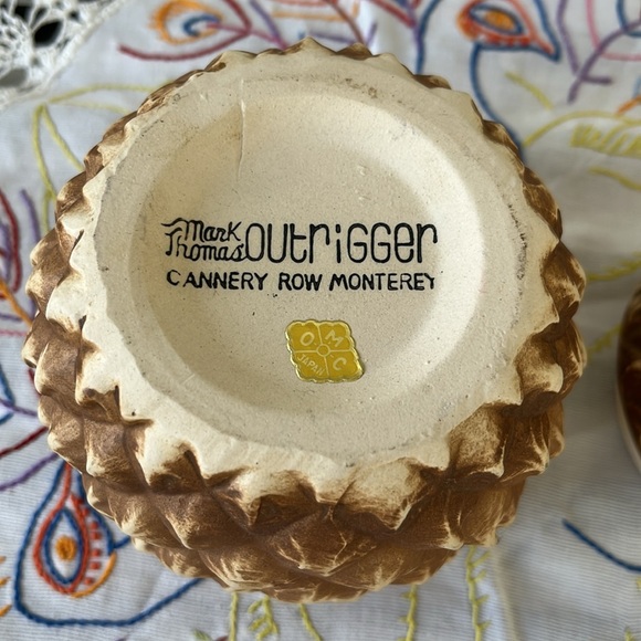 Mark Thomas Outrigger Cannery Row- Vintage Drink Mug - Picture 10 of 12